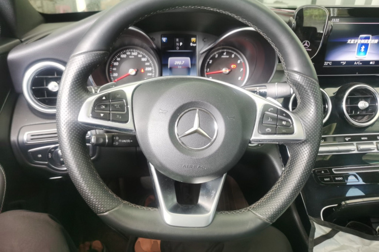 奔驰C级 2018款 C 200 运动版局部细节13