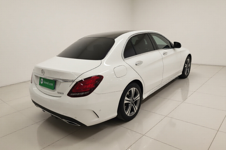 奔驰C级 2020款 改款 C 260 L 运动版车身外观7