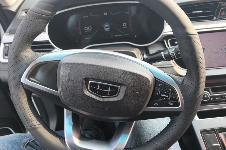 吉利汽车 帝豪 2019款 领军版 1.5L 手动向上互联型 国VI中控内饰13