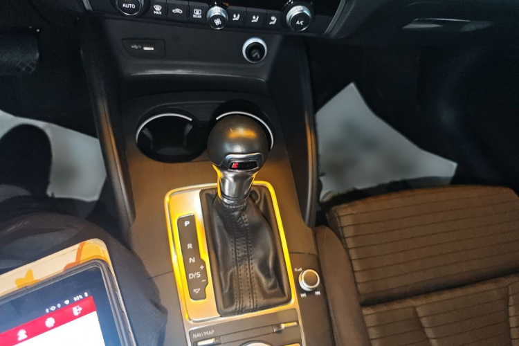 奥迪A3 2018款 30周年年型 Limousine 35 TFSI 运动型局部细节18