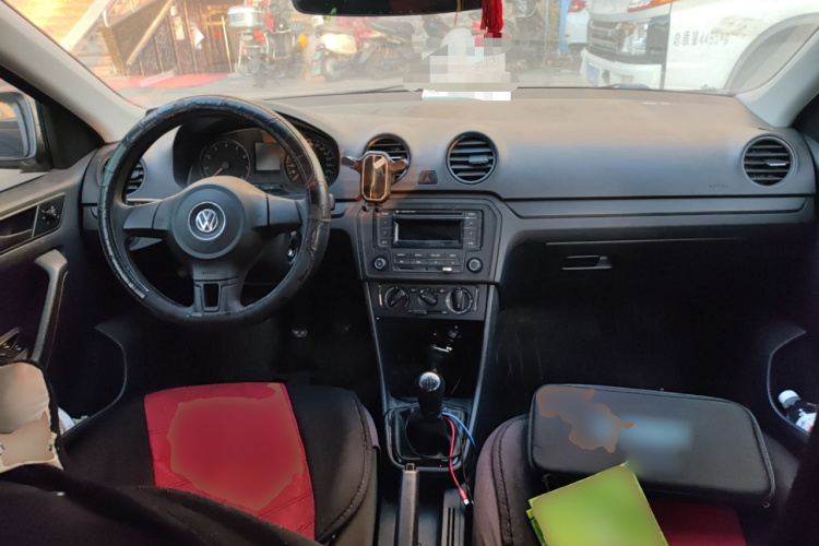 大众 捷达 2013款 1.6L 手动时尚型中控内饰12