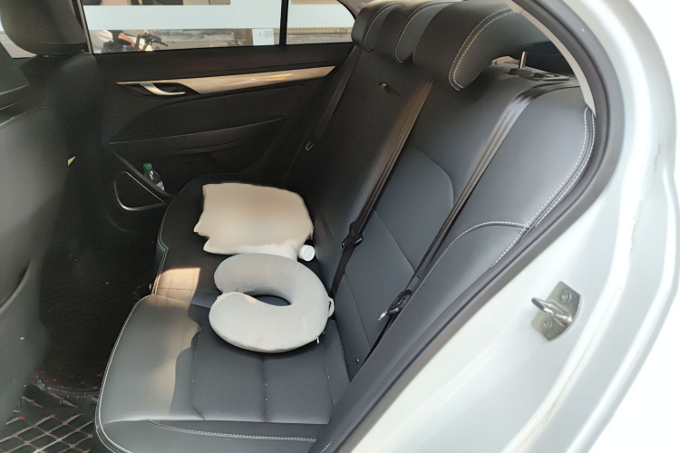 吉利汽车 帝豪 2019款 领军版 1.5L CVT向上亚运版 国V中控内饰7004