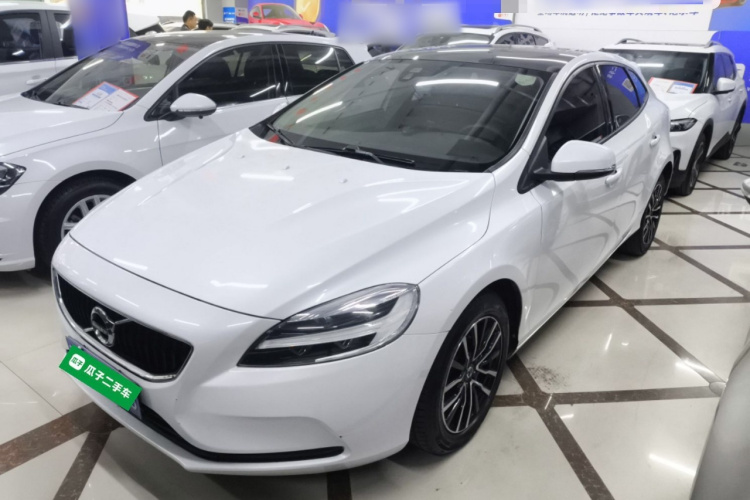 沃尔沃V40 2019款 T3 智逸版车身外观1