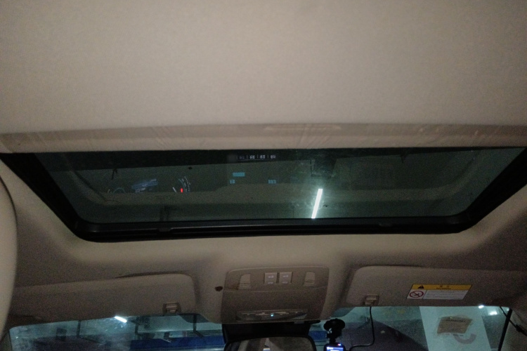 别克 君威 2015款 2.0L 精英时尚型中控内饰22