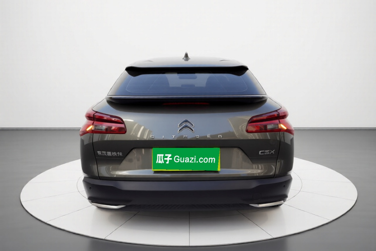 雪铁龙 凡尔赛C5 X 2022款 1.6T 享不凡 虎年开门红版车身外观6