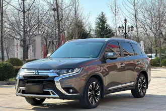 三菱 欧蓝德 2019款 2.4L 四驱致享版 7座 国VI