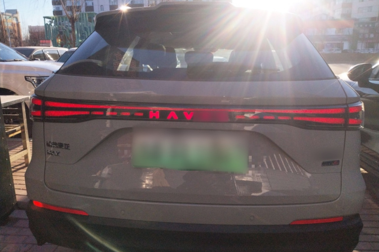 哈弗枭龙MAX 2025款 Hi4 110 Pro车身外观6