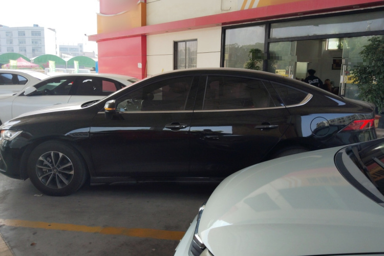 比亚迪 秦PLUS 2024款 荣耀版 DM-i 55KM领先型车身外观4