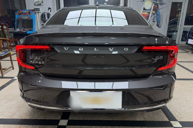 沃尔沃S90 2021款 B5 智逸豪华版车身外观6004