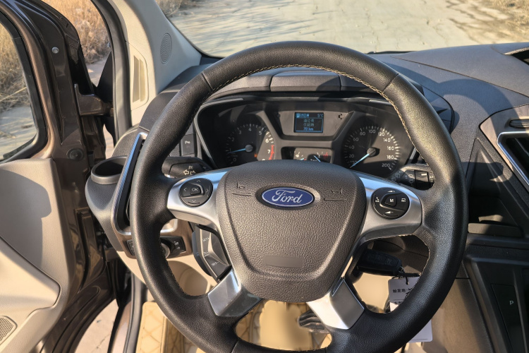 福特 途睿欧 2017款 2.0T 自动精睿版局部细节13