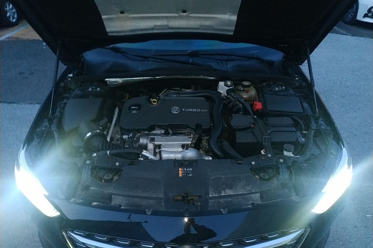 别克 君威 2020款 552T 豪华型机舱底盘24