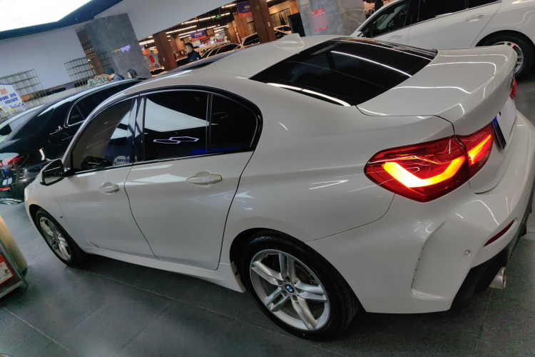 宝马1系 2020款 120i M运动套装车身外观6003