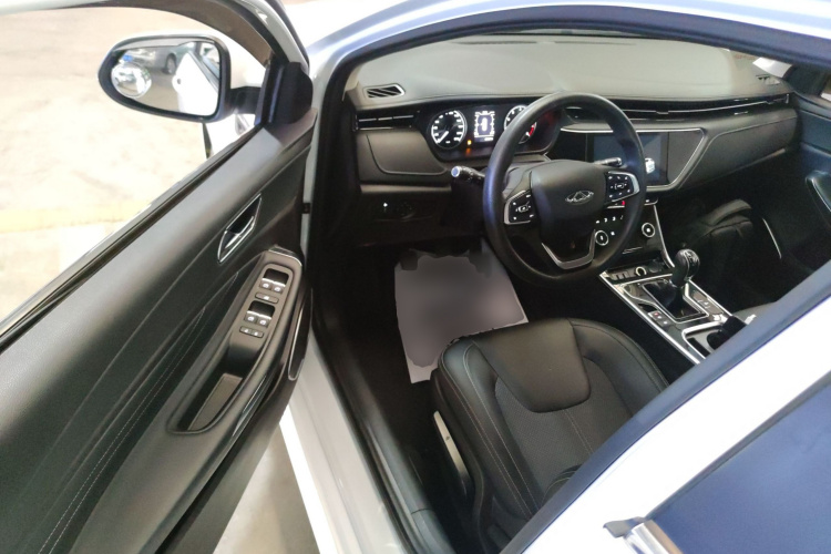 奇瑞 艾瑞泽GX 2018款 1.5T 手动劲色版 国V中控内饰7003