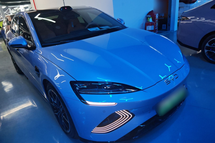 比亚迪 海豹 2025款 650智驾版车身外观3