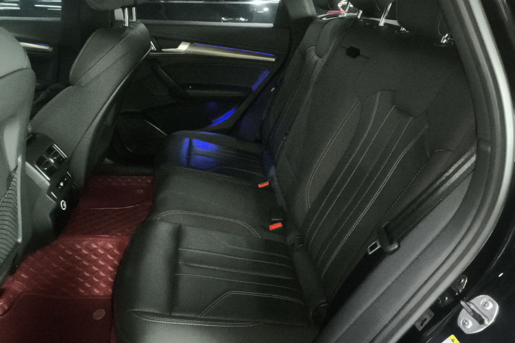 奥迪Q5L 2023款 40T 豪华动感型中控内饰7004