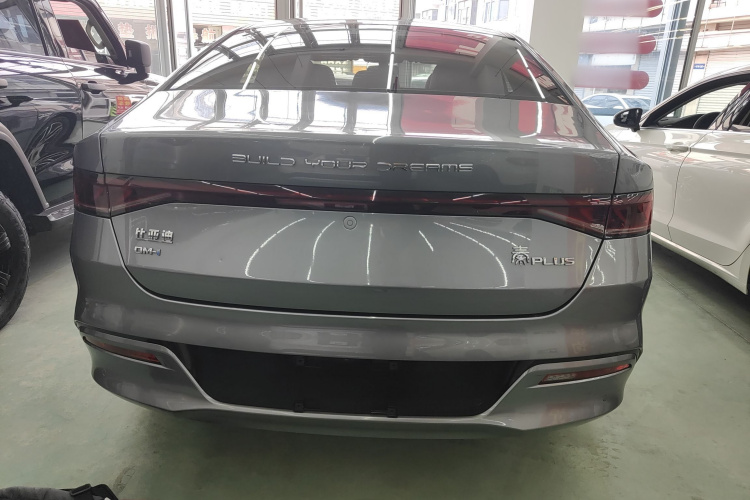 比亚迪 秦PLUS 2021款 DM-i 55KM 旗舰型车身外观6
