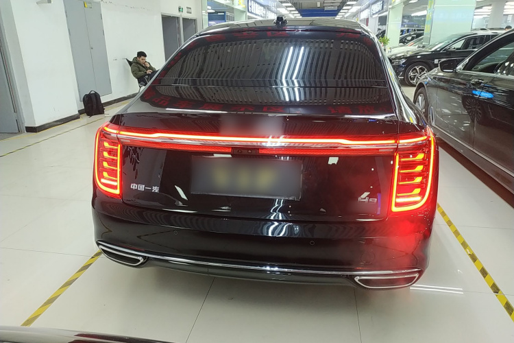 红旗H9 2020款 3.0T 智联旗领四座版车身外观6