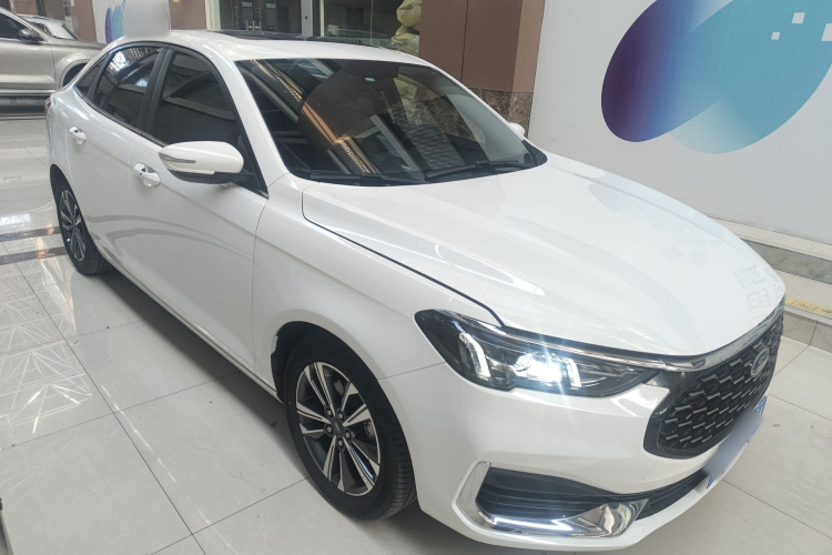 福特 福睿斯 2021款 1.5L 自动钻石版车身外观3