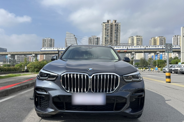 宝马X5(进口) 2022款 xDrive30i M运动套装车身外观6001
