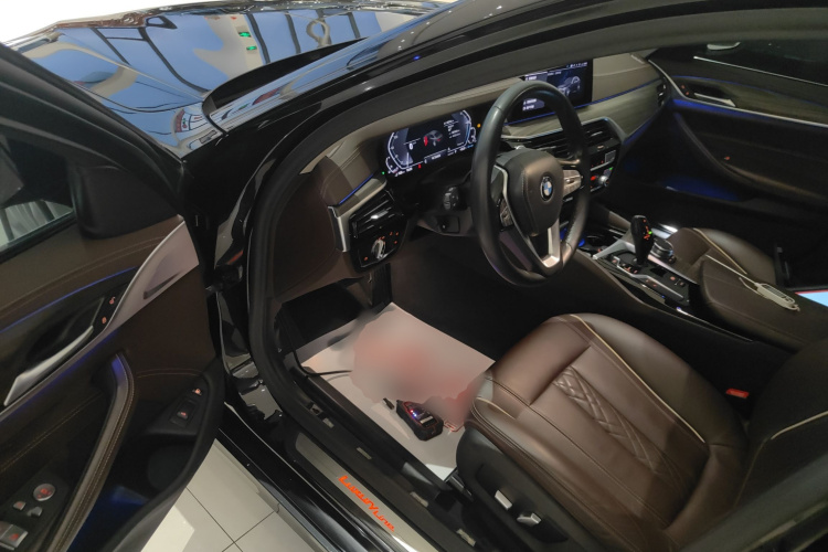 宝马5系新能源 2020款 里程升级版 530Le 豪华套装中控内饰7003