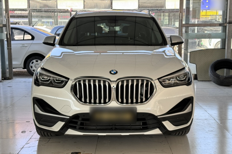 宝马X1 2022款 改款 xDrive25Li 尊享型车身外观6001