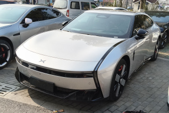 小鹏P7 2025款 702 长续航 Ultra