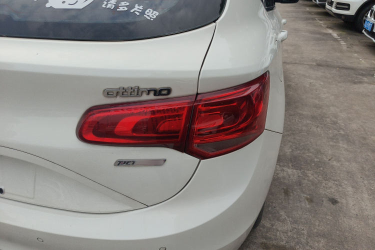 菲亚特 致悦 2014款 1.4T 自动舒适版车身外观9