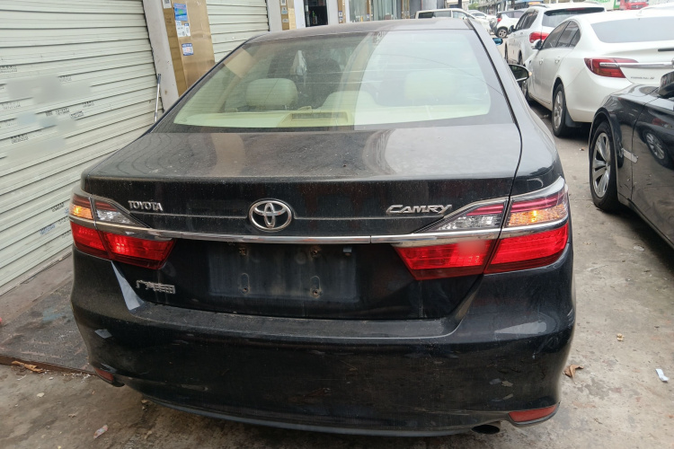 丰田 凯美瑞 2016款 2.0E 十周年纪念精英版车身外观6