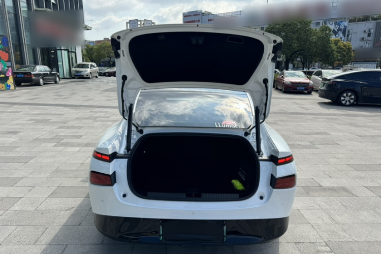 小鹏P7 2023款 P7i 702 Pro局部细节23