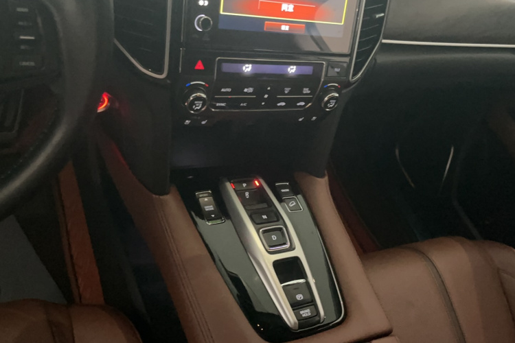 本田UR-V 2020款 370TURBO 四驱尊耀版局部细节18