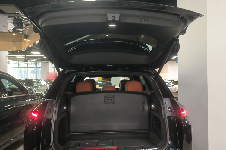 理想汽车 理想L7 2023款 Air机舱底盘23