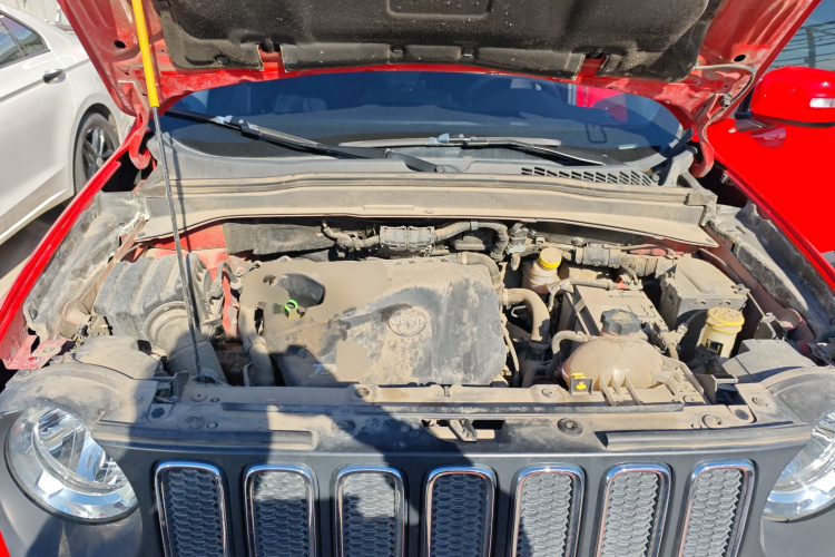 Jeep 自由侠 2016款 1.4T 自动劲能版机舱底盘24