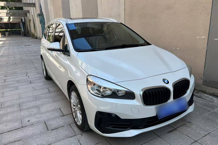 宝马2系多功能旅行车 2019款 220i 领先型车身外观6001