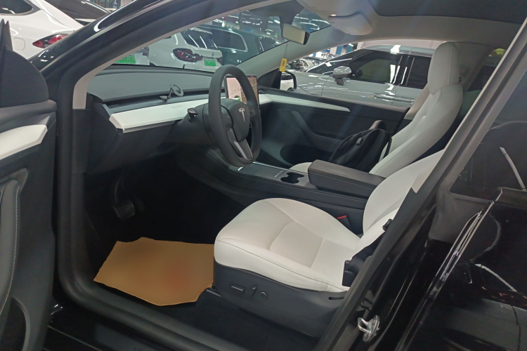特斯拉 Model Y 2021款 长续航全轮驱动版 3D7中控内饰19