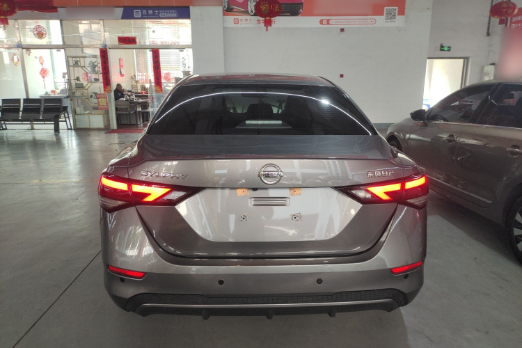 日产 轩逸 2022款 1.6L XL CVT悦享版车身外观6