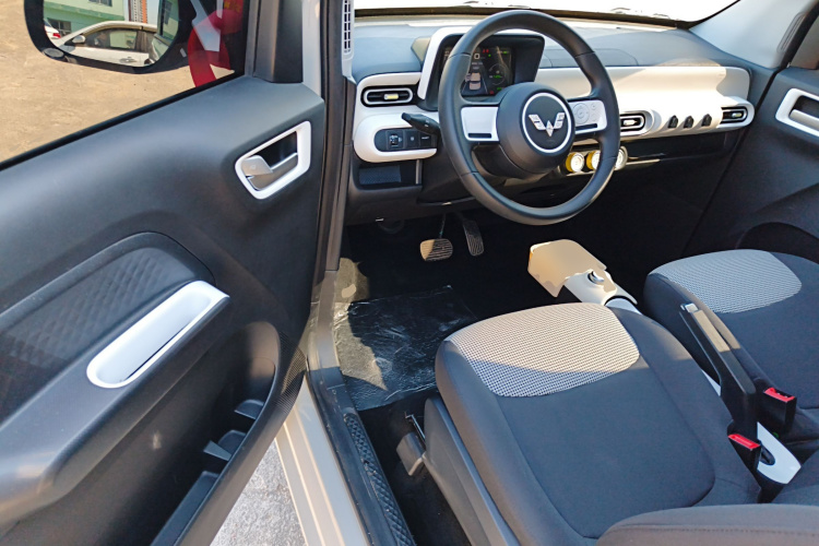 五菱汽车 宏光MINIEV 2024款 第三代 215km 青春版中控内饰7003