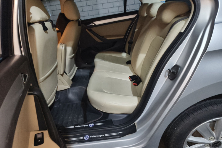 大众 捷达 2015款 1.6L 自动舒适型中控内饰21