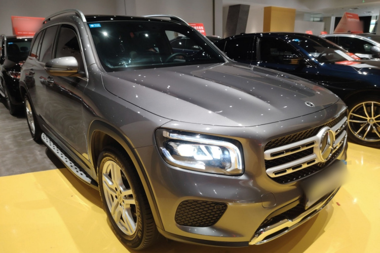 奔驰GLB 2023款 GLB 200 动感型车身外观6002