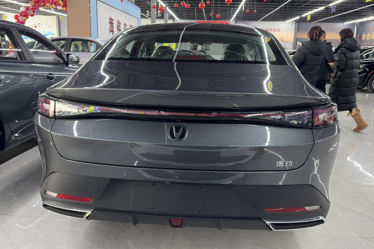 长安 逸动 2025款 蓝鲸 1.5T 500Bar尊贵型车身外观6004