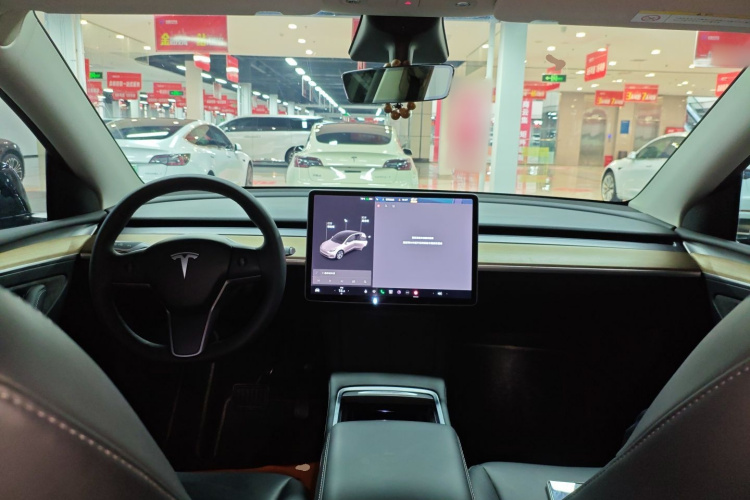 特斯拉 Model Y 2021款 标准续航后驱版中控内饰7002