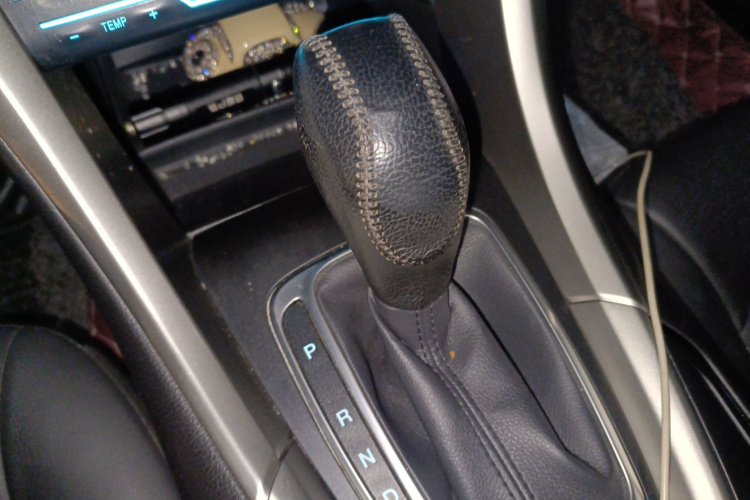 福特 蒙迪欧 2013款 2.0L GTDi200时尚型局部细节18