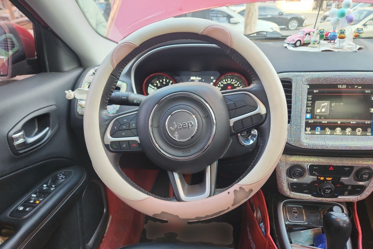 Jeep 指南者 2017款 200T 自动家享版中控内饰13