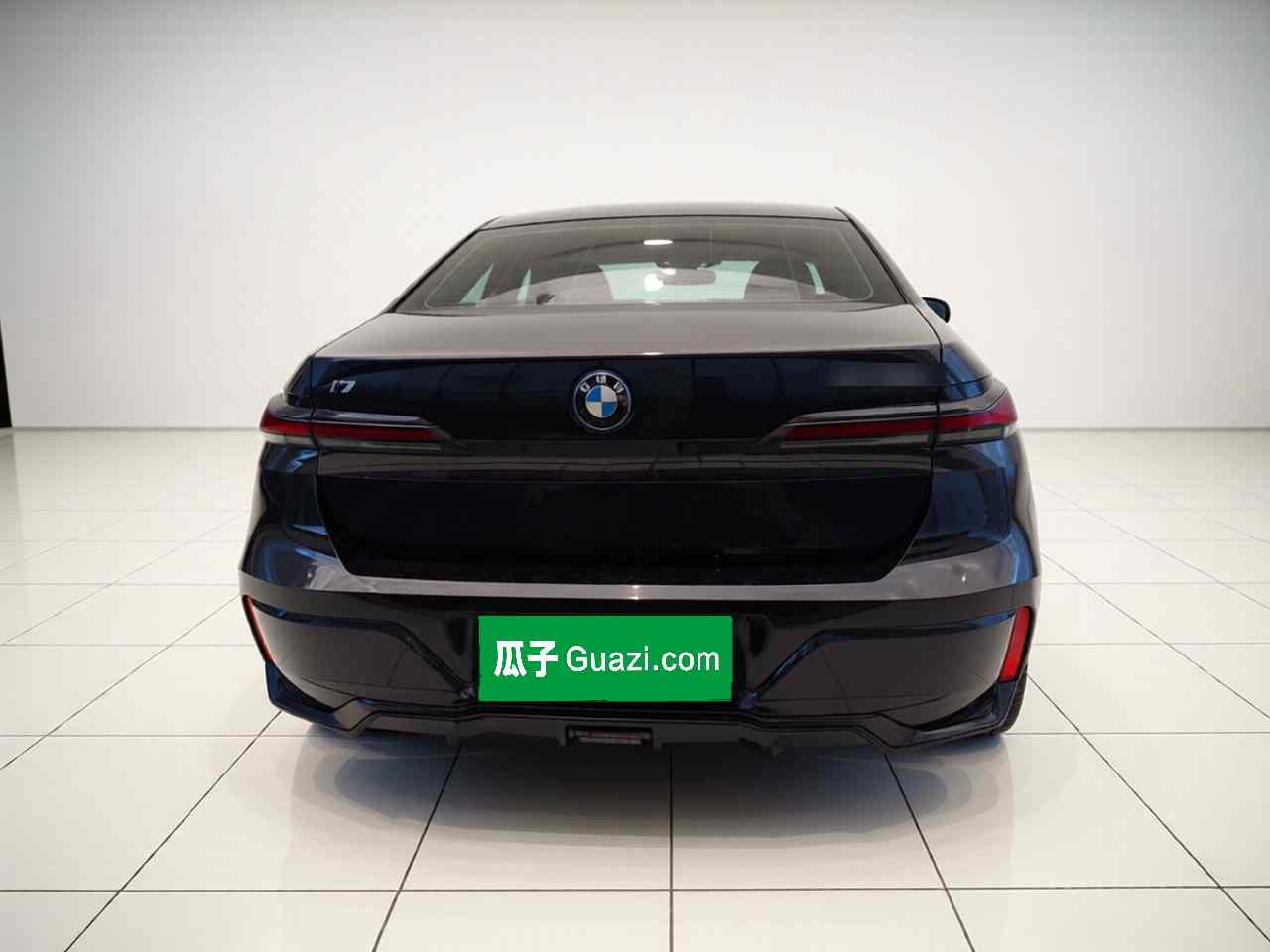 宝马i7 2023款 eDrive50L 领先M运动套装(4)