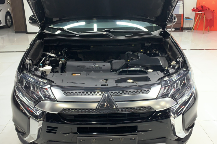 三菱 欧蓝德 2019款 2.4L 四驱致享版 5座 国V局部细节24