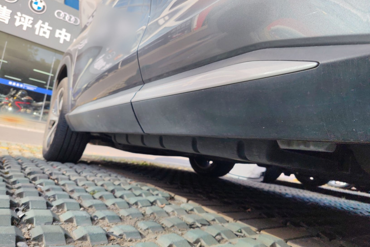 比亚迪 宋PLUS新能源 2021款 DM-i 51KM 尊荣型局部细节9002