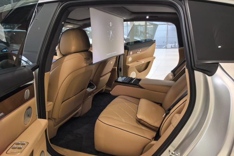 鸿蒙智行 享界S9 2024款 纯电 Ultra 四驱旗舰版中控内饰7002