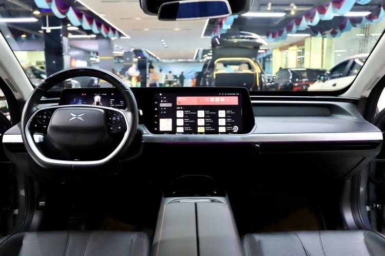 小鹏P7 2020款 670E中控内饰7006
