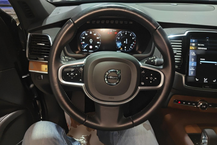沃尔沃XC90 2022款 B6 智逸豪华版 7座中控内饰13