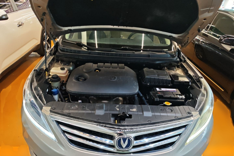 长安 逸动 2016款 1.6L 自动风尚型机舱底盘24