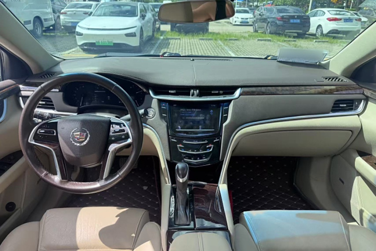 凯迪拉克XTS 2015款 28T 舒适型中控内饰7006